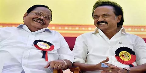 காட்பாடியில் போட்டியிட விருப்பமனு - துரைமுருகனிடம் நேர்காணல் செய்த மு.க. ஸ்டாலின்