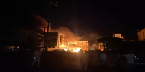 நாமக்கல்: தனியார் சூப்பர் மார்க்கெட்டில் தீ விபத்து; ரூ.5 கோடி மதிப்பிலான பொருட்கள் நாசம்