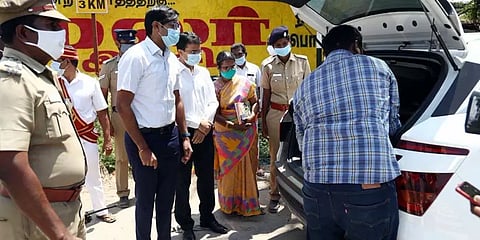 திருவாரூர்: தனியார் வங்கிக்கு கொண்டு செல்லப்பட்ட ரூ.1.5 கோடி பறிமுதல்!