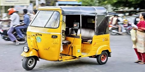 இரவு நேர ஊரடங்கு: அவசரத் தேவைகளுக்காக ஆட்டோக்களை அனுமதிக்க கோரிக்கை