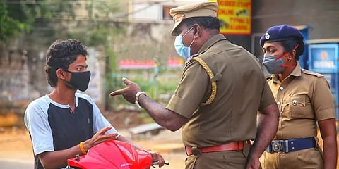 தமிழகத்தில் இன்று முதல் அமலுக்கு வரும் புதிய கட்டுப்பாடுகள்... விரிவான தகவல்