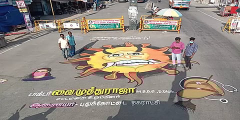 ஓவியம் மூலம் கொரோனா  தடுப்பு விழிப்புணர்வை ஏற்படுத்தும் புதுக்கோட்டை நகராட்சி