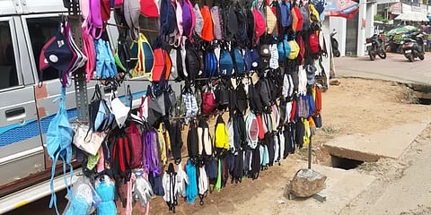 அதிக விலைக்கு விற்கப்படும் முகக்கவசம், சானிடைசர் : 'புதிய தலைமுறை' கள ஆய்வில் அம்பலம்