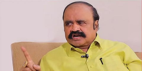 அதிமுகவின் அடிப்படை உறுப்பினர் உட்பட அனைத்து பொறுப்புகளில் இருந்தும் புகழேந்தி நீக்கம்