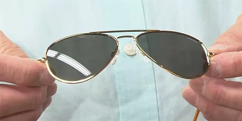 ரஷ்ய அதிபர் புதினுக்கு 23 கேரட் தங்கத்தினாலான சன் கிளாஸை அன்பளிப்பாக கொடுத்த ஜோ பைடன்