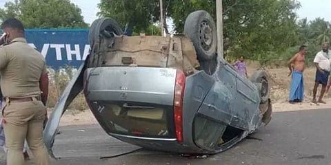 திருப்பூர்: காரில் மது பாட்டில்கள் கடத்தப்பட்ட விவகாரம்; 2 காவலர்கள் சஸ்பெண்ட்