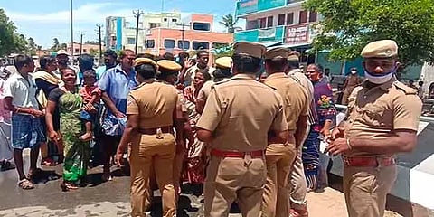 அரியலூர்: இருவேறு சமூக காதலை சேர்த்து வைக்குமாறு காதலி காவல் நிலையத்தில் தஞ்சம்