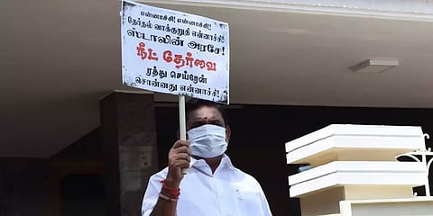 எதிர்க்கட்சி அரசியல், கட்சியின் 'அவசர தேவை'... அதிமுக போராட்டத்தின் பின்புலம் என்ன?