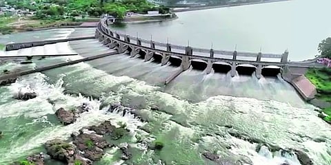 தொடர் மழை: மேட்டூர் அணை நீர்வரத்து 21,000 கன அடியாக உயர்வு