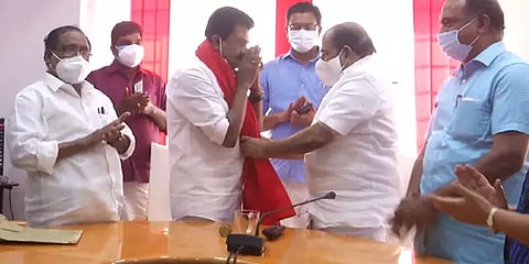 கேரளா: மார்க்சிஸ்ட் கம்யூனிஸ்ட்டில் இணையும் காங்கிரஸ் மூத்த தலைவர்கள்