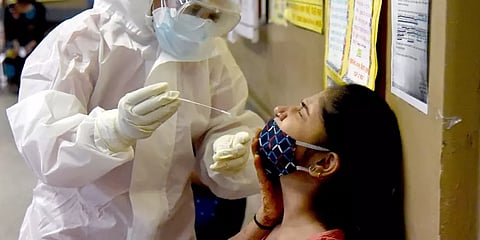 பரிசோதனைகளை அதிகரித்தவுடன், தொற்று எண்ணிக்கையும் உயர்வு: கொரோனாவுடன் போராடும் கேரளா