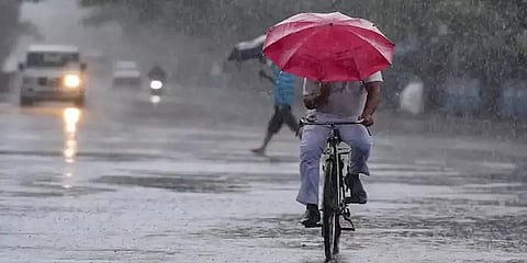 'தமிழகத்தில் 5 நாட்களுக்கு கனமழை தொடரும்' - வானிலை ஆய்வு மையம்