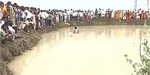ஆந்திராவில் சோக சம்பவம்: குளத்தில் மூழ்கி 4 சிறுவர்கள் உயிரிழப்பு