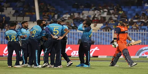 டி20 உலகக் கோப்பை : இலங்கைக்கு எதிராக நெதர்லாந்து 44 ரன்களுக்கு ஆல் அவுட்!