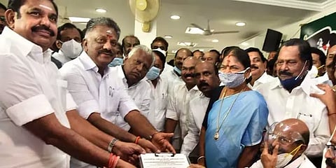 அதிமுக ஒருங்கிணைப்பாளர் தேர்தல்:  போட்டியின்றி தேர்வாக இருக்கும் ஓபிஎஸ் - இபிஎஸ்