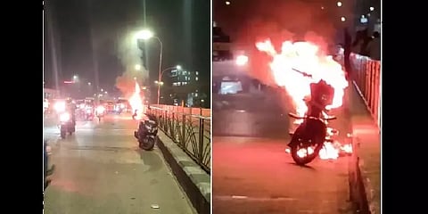 சென்னை: ஈக்காட்டுத்தாங்கல் மேம்பாலத்தில் திடீரென தீப்பிடித்த பைக் - போலீசார் விசாரணை