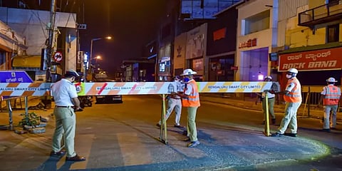 கர்நாடகாவில் இரவு நேர ஊரடங்கு அமலுக்கு வந்தது