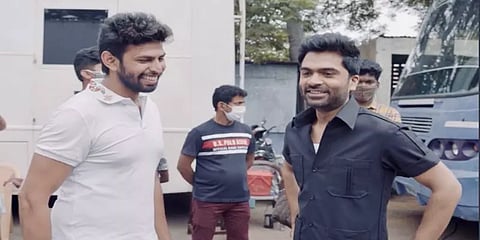 வைரலாகும் சிம்புவின் ‘வெந்து தணிந்தது காடு’ படப்பிடிப்புத்தளப் புகைப்படங்கள்