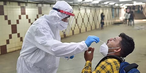 இந்தியாவில் தொடர் சரிவில் தினசரி கொரோனா பாதிப்பு மற்றும் இறப்பு: முழு விவரம்