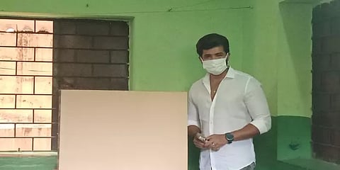 நகர்ப்புற உள்ளாட்சித் தேர்தல்: வாக்களித்த சினிமா பிரபலங்கள்