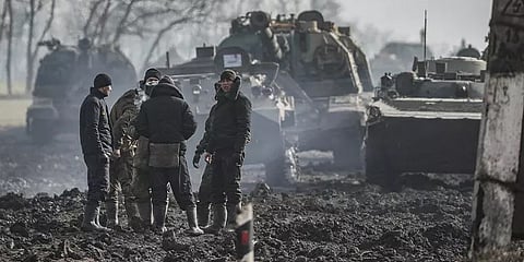 இரண்டாவது நாளாக தொடரும் குண்டுகளின் சத்தம்: என்ன நடக்கிறது உக்ரைனில்?