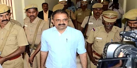 ஜாமீன் பெற புழல் சிறைக்கு அழைத்துச் செல்லப்பட்ட பேரறிவாளன்