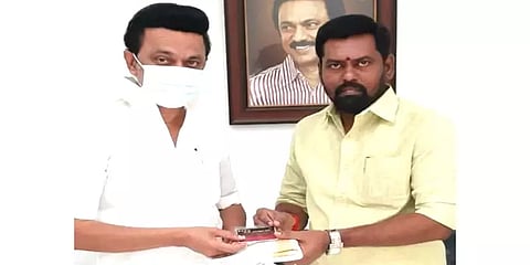 முக்கிய அரசியல் தலைவர்களை எனக்குத் தெரியும்: பண மோசடியில் கணவன் மனைவி கைது