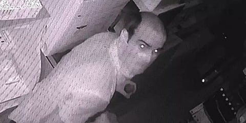 ஜோக்கர் முகமூடி அணிந்து செல்போன்களை திருடிய நபர் - போலீஸ் விசாரணை