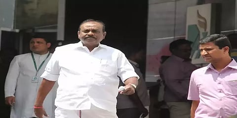 'பாஜகவினர் அழைத்தால் சசிகலா அங்கு செல்லட்டும்; அதிமுகவில் இடமில்லை' - நத்தம் விஸ்வநாதன்