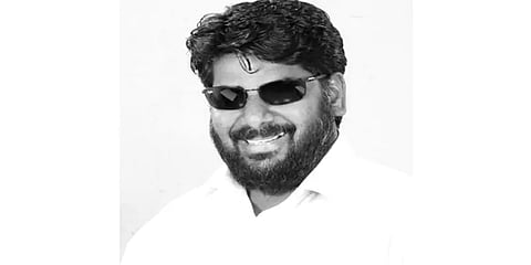 நாகை: இருசக்கர வாகனங்கள் மீது கார் மோதிய விபத்து - இருவர் பரிதாபமாக உயிரிழப்பு