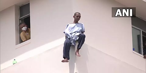 8வது மாடியில் இருந்து கீழே விழுந்த நோயாளி.. கொல்கத்தாவில் நடந்தது என்ன?