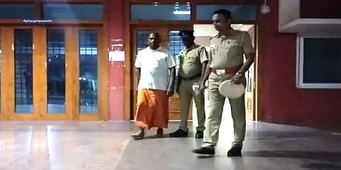 வெளிநாட்டில் வேலை வாங்கித் தருவதாக ரூ.6 லட்சம் மோசடி – கணவன் மனைவி கைது