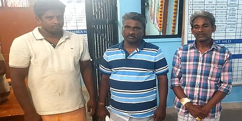 சீர்காழி: கோயிலுக்கு சென்ற சிறுமியை கேலி செய்த இளைஞர்கள்; இரு தரப்பினரிடையே கடும் மோதல்