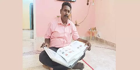 சுதந்திரம் முதல் இன்று வரை.. 4000 தபால் தலைகளை சேகரித்துள்ள ஆசிரியருக்கு ஆட்சியர் பாராட்டு