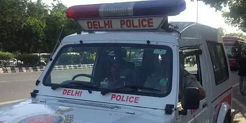 திடீரென மெசேஜ் பண்ணுவதை நிறுத்தியதால் ஆத்திரம்.. பள்ளி மாணவியை துப்பாக்கியால் சுட்ட இளைஞர்