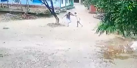 எங்கே செல்கிறது மாணவர் சமுதாயம்? - ஆசிரியரை துப்பாக்கியால் சுட்ட 10ஆம் வகுப்பு மாணவர்