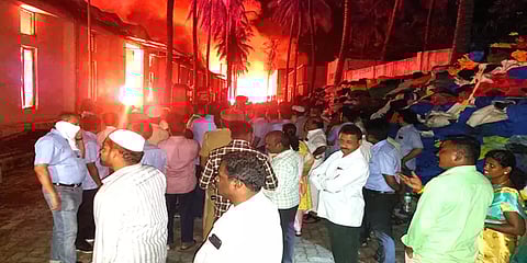 ஆம்பூர்: காலணி தொழிற்சாலையில் பயங்கர தீ விபத்து – போராடி தீயை அணைத்த வீரர்கள்