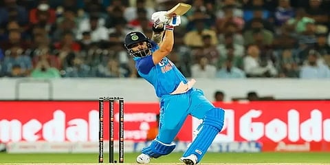 டி20 உலகக்கோப்பை வரலாற்றில் புதிய உலக சாதனை படைத்த விராட் கோலி!