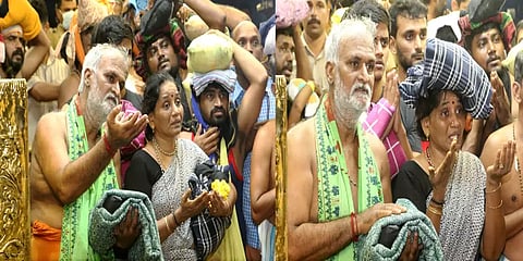 சபரிமலையில் சாமி தரிசனம் செய்த அமைச்சர் சேகர்பாபு!