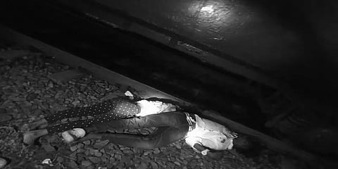 ரயில் முன்பு பாய்ந்த காதல் ஜோடி! காதலியை தொடர்ந்து காதலன் சிகிச்சை பலனின்றி உயிரிழப்பு!