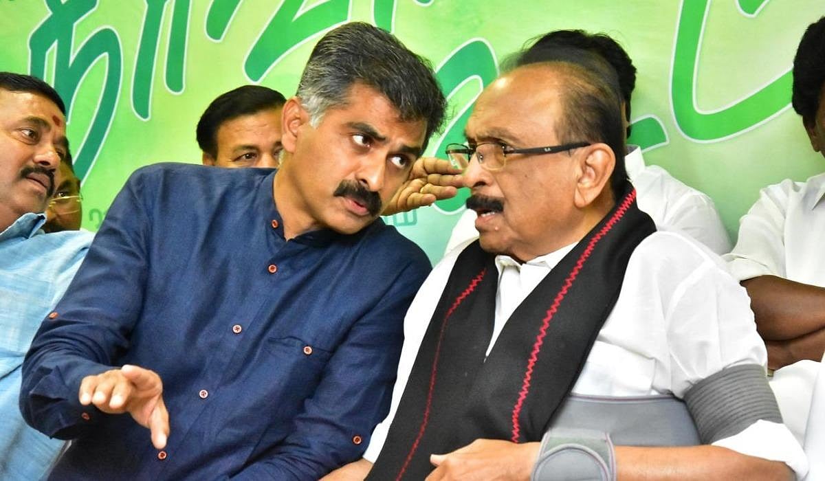 mdmk executive committee meeting begins durai vaiko joins