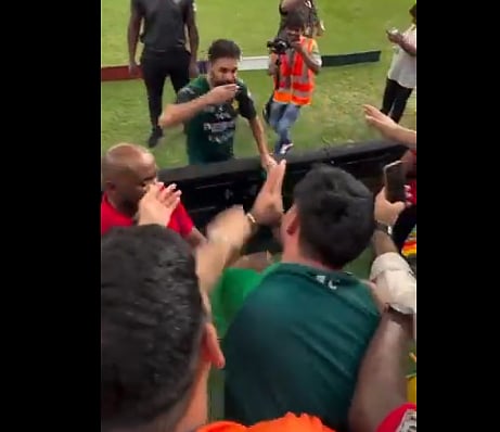 பாகிஸ்தான் ரசிகர்கள் வேண்டுகோள் 