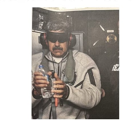 நைக் டிராக்சூட், ஜாக்கெட் அணிந்த மதுரோ