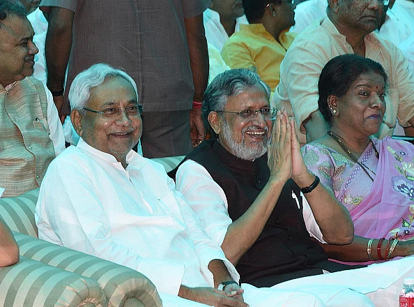 
















نتیش کمار — بی جے پی کے ہاتھوں کی کٹھپتلی