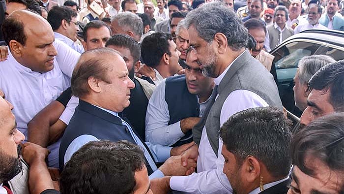 تصویر۔ نواز شریف اور شاہد خاقان عباسی