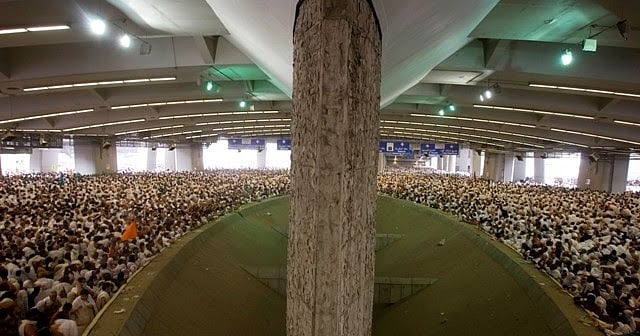 عازمین نے رمی جمرات کے بعد قربانی کی