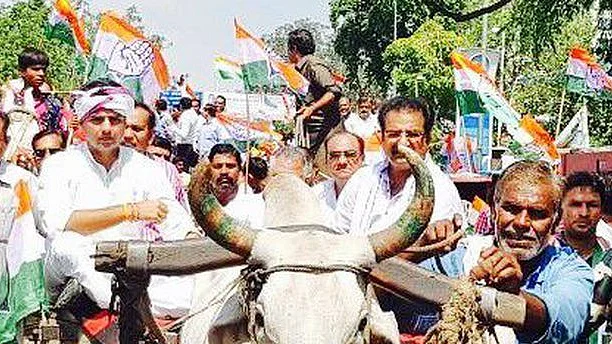 پٹرول اور ڈیزل کی قیمتوں میں اضافہ کے پیش نظر مودی حکومت کے خلاف بیل گاڑی ریلی میں کانگریس کے معروف لیڈر سچن پائلٹ و دیگر