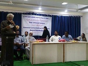 

سرسید نے انیسویں صدی میں مسلمانوں کی اصلاح، شعور بیداری اور تعلیم وتربیت کا بیڑہ اٹھایا 