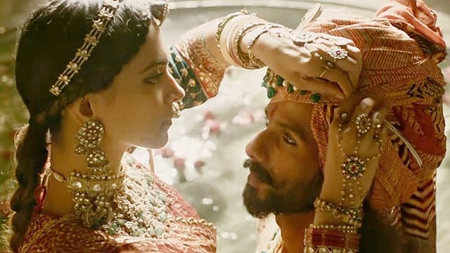 پدماوتی: سپریم کورٹ نے یوگی، شیوراج، روپانی اور وسندھرا کو پھٹکار لگائی!