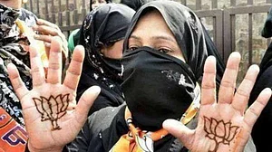 تین طلاق: بی جے پی کو چناوی فائدے کی جلد بازی